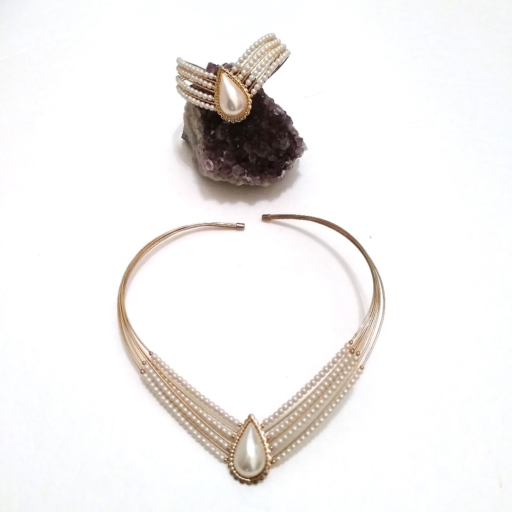 VTG Faux Pearl collar choker and bracelet set